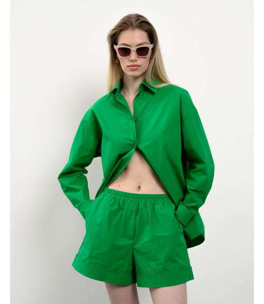 Шорты зеленые от костюма с рубашкой